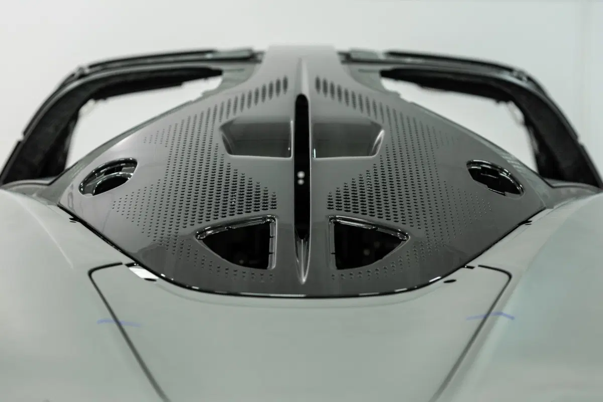 McLaren Speedtail: supercar ibrida da 403 km/h (5)