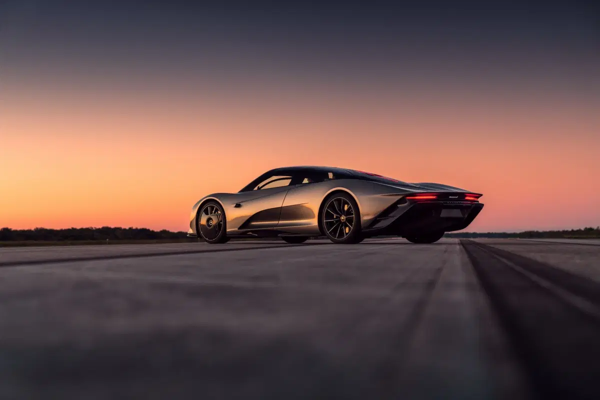 McLaren Speedtail: supercar ibrida da 403 km/h (7)