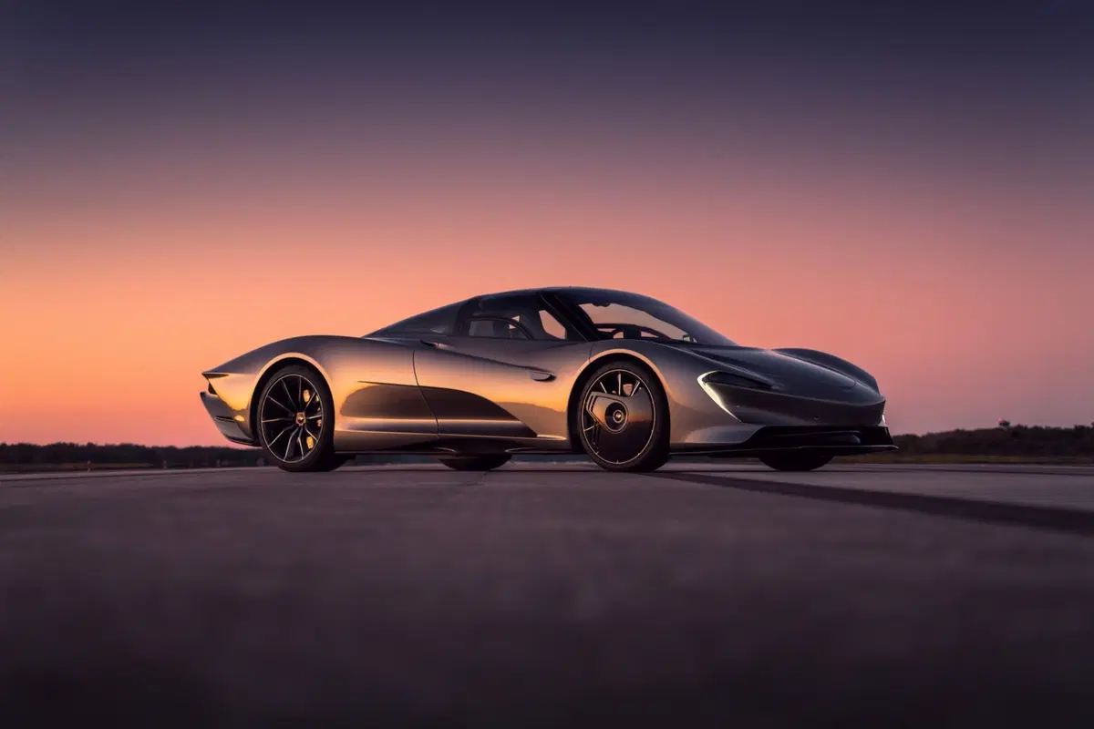 McLaren Speedtail: supercar ibrida da 403 km/h (3)