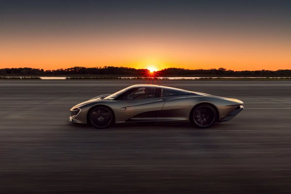 McLaren Speedtail: supercar ibrida da 403 km/h (9)