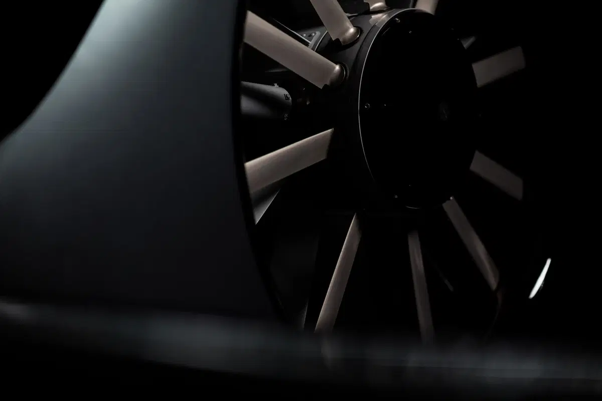 Airbus ACH130 Aston Martin Edition: l'elicottero che si ispira alle quattro ruote (12)