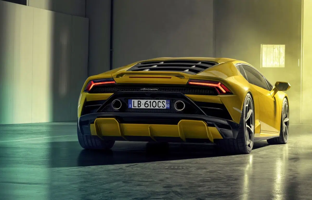 Lamborghini Huracan Evo RWD, 610 CV a trazione posteriore (12)