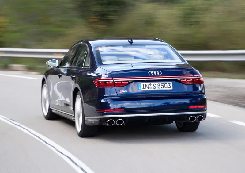 Audi S8 (30)
