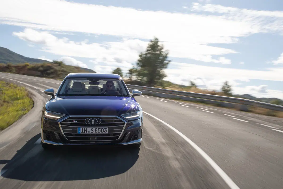Audi S8 (2019-->>) (34)