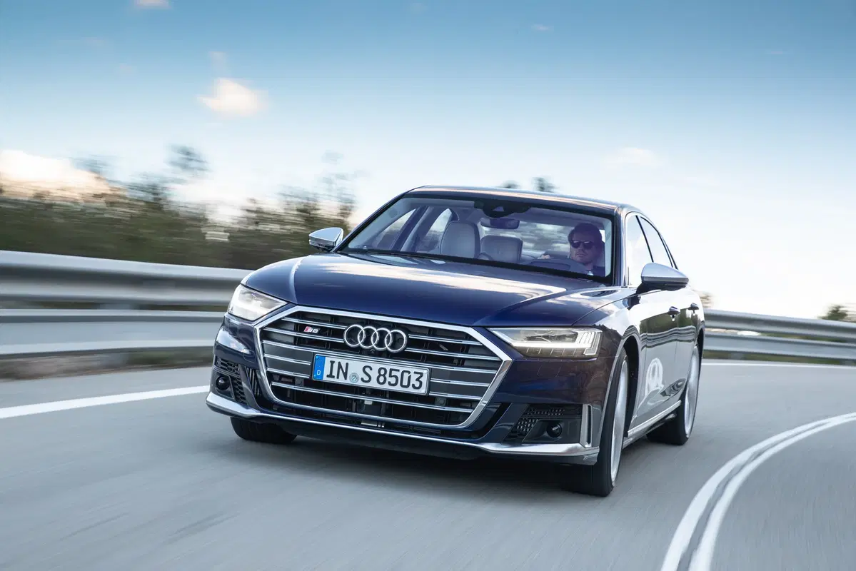Audi S8 (2019-->>) (44)