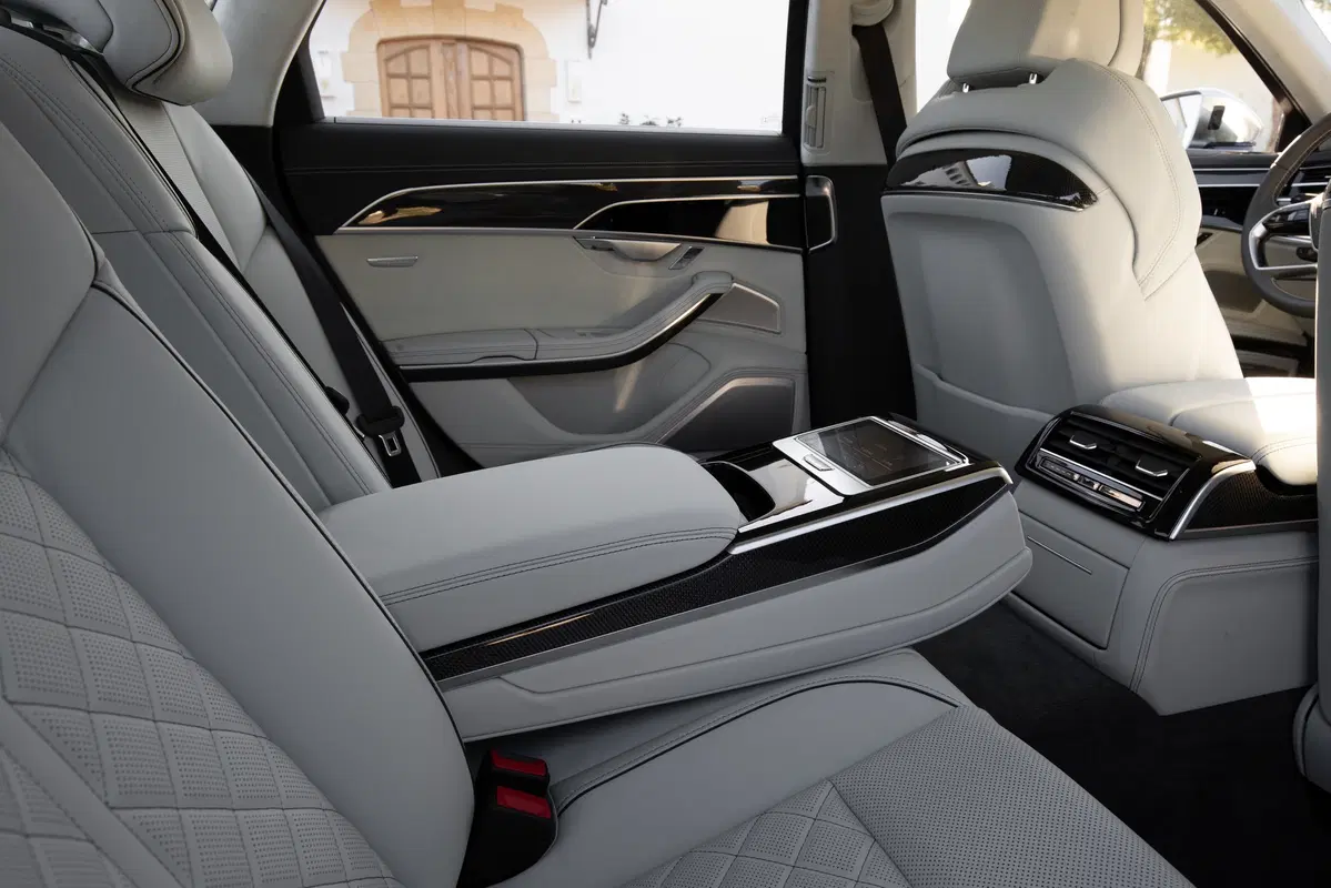 Audi S8 (2019-->>) (43)