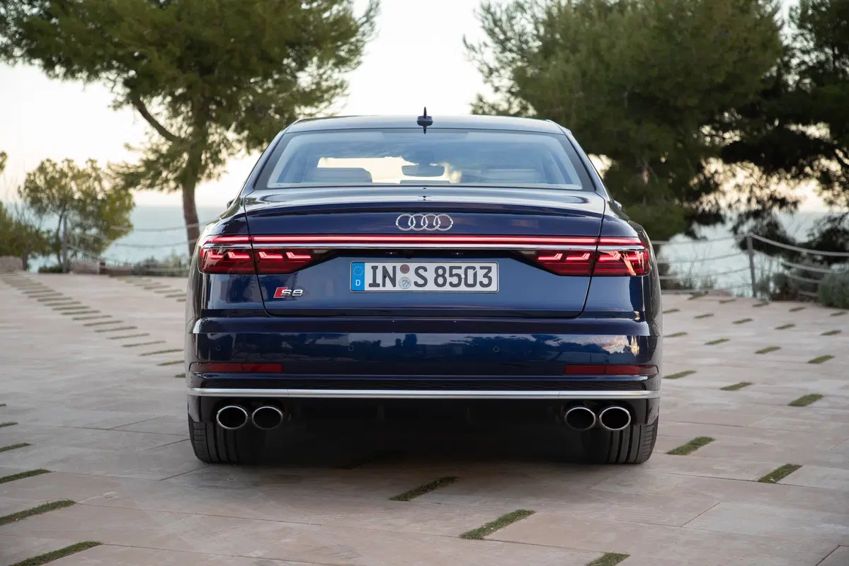 Audi S8 (2019-->>) (31)