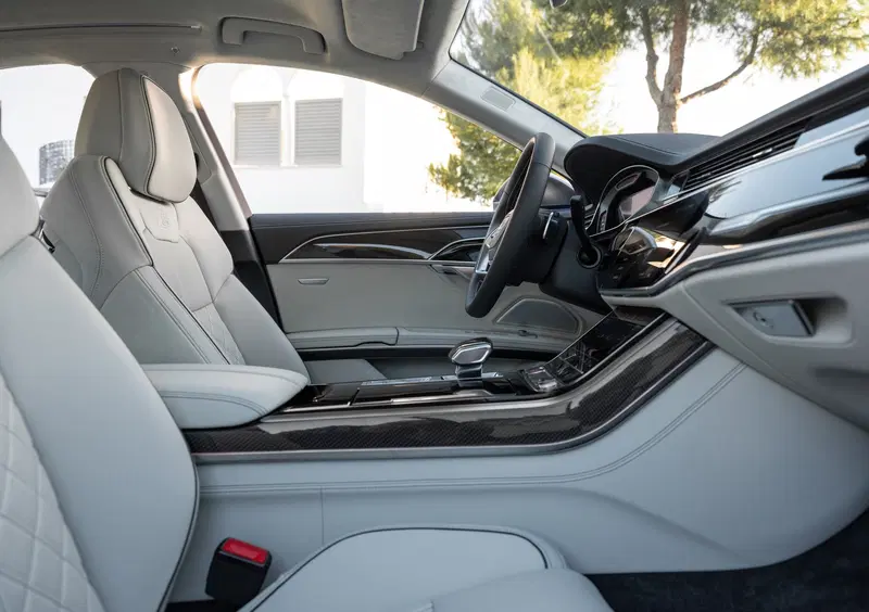 Audi S8 (38)