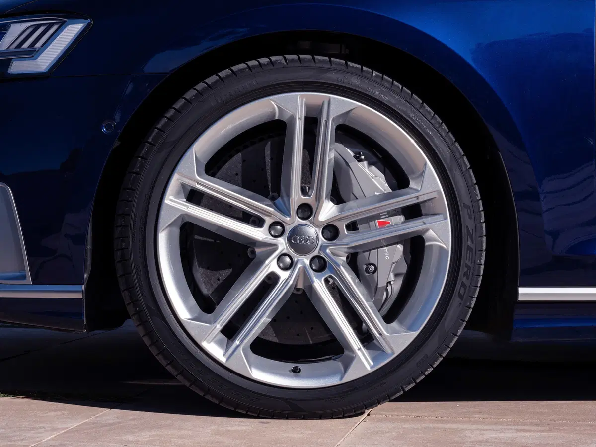 Audi S8 (2019-->>) (49)