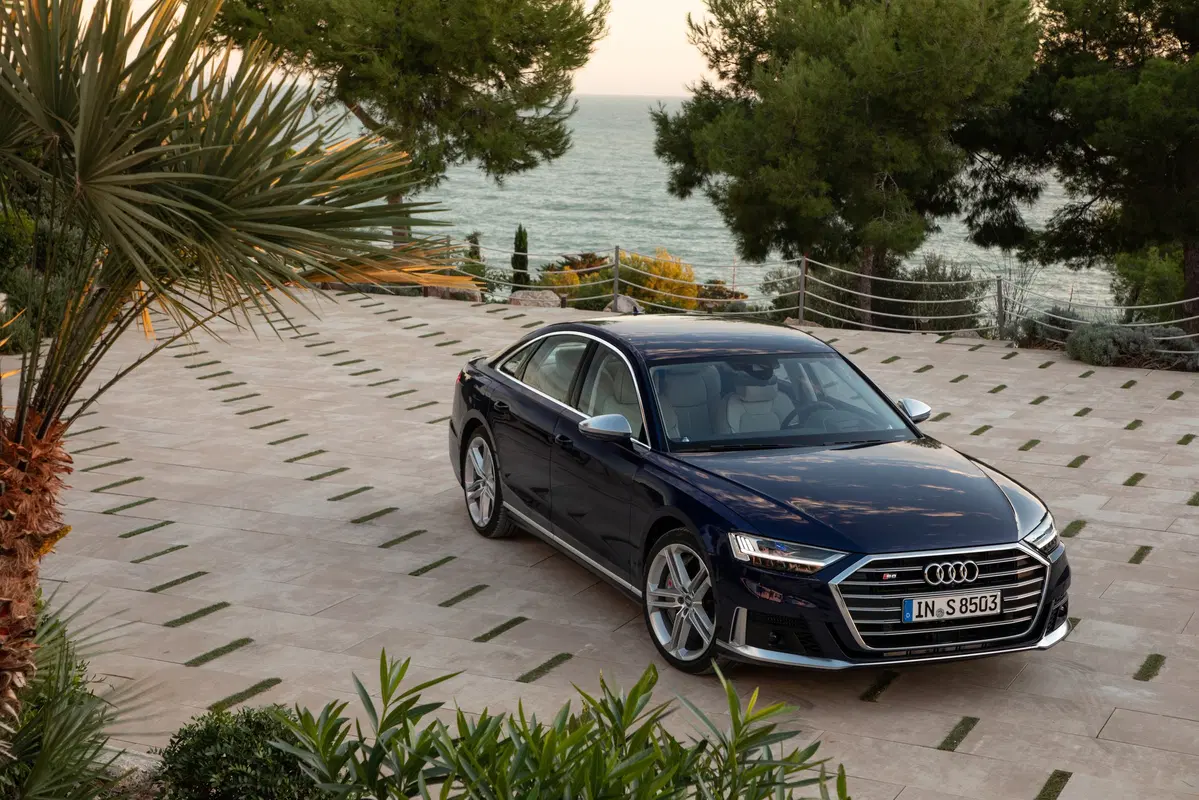 Audi S8 (2019-->>) (27)
