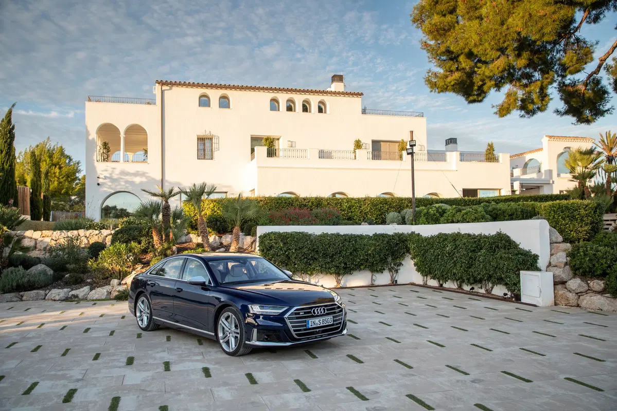 Audi S8 (2019-->>) (51)