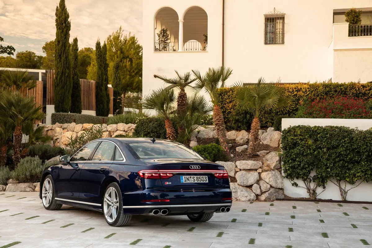 Audi S8 (2019-->>) (52)