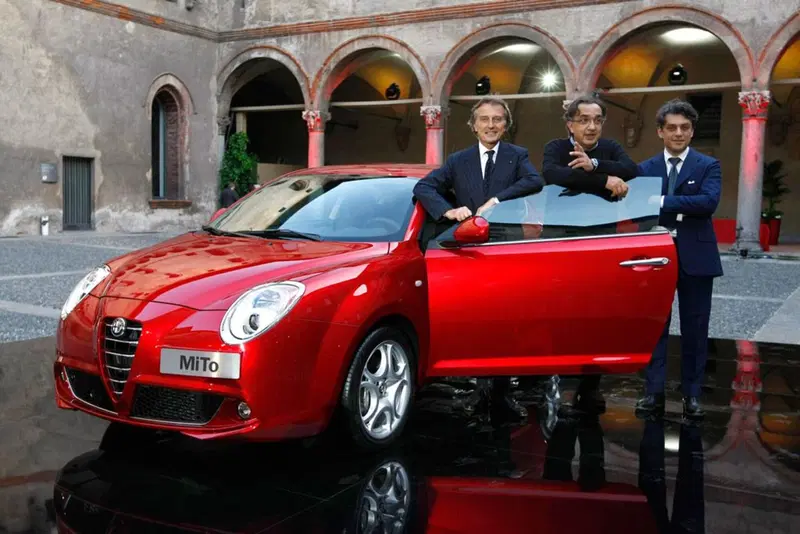 Luca di Montezemolo, presidente Fiat Group, Sergio Marchionne, CEO Fiat Group, e Luca De Meo, CEO Alfa Romeo Automobiles, alla presentazione dell'Alfa Romeo MiTo nel 2008