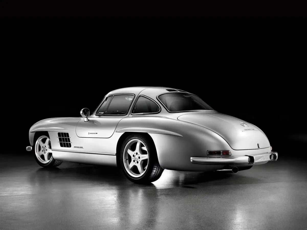 Mercedes-Benz 300 SL AMG: un diavolo che veste vintage (2)