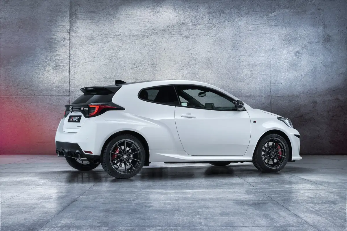 Toyota GR Yaris: potenza, scheda tecnica e foto ufficiali (2)