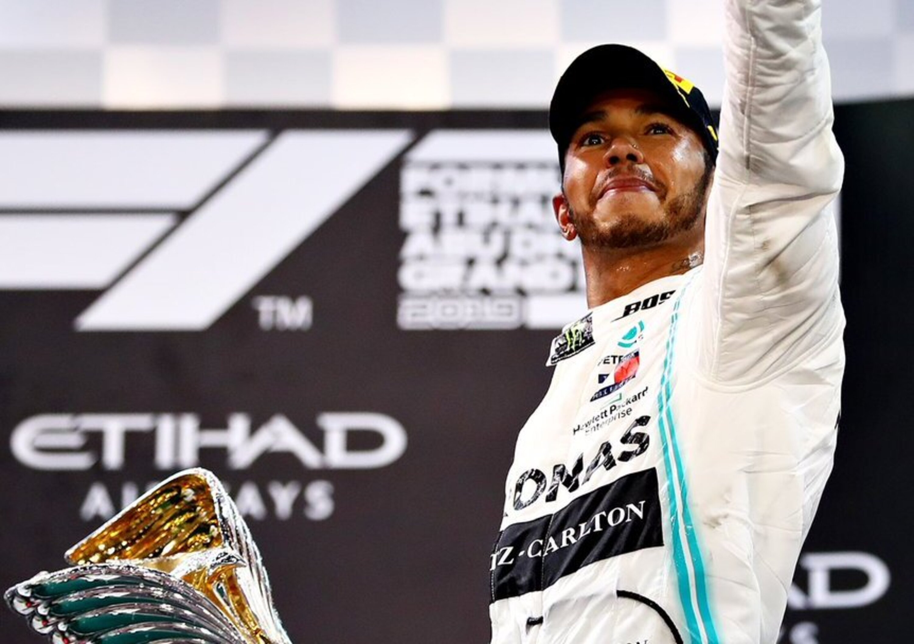 Incendi Australia 2020, VIP in campo: il campione F1 Lewis Hamilton dona mezzo milione