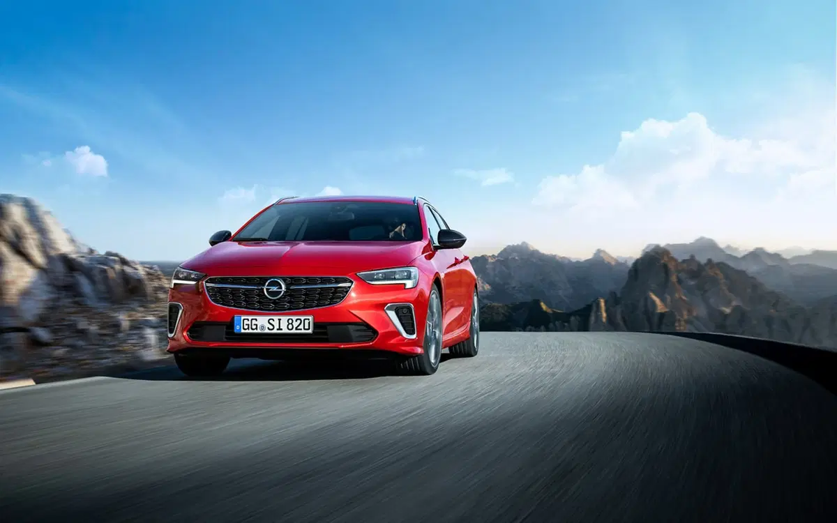 Opel Insignia GSi, debutto al Salone di Bruxelles 2020 (3)