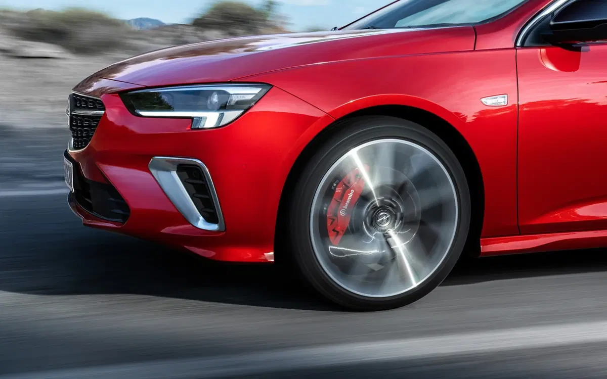 Opel Insignia GSi, debutto al Salone di Bruxelles 2020 (5)