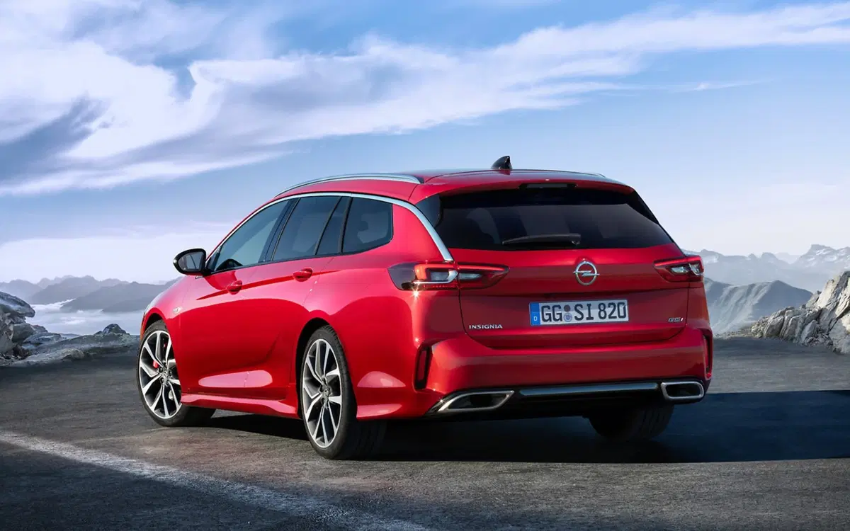 Opel Insignia GSi, debutto al Salone di Bruxelles 2020 (8)