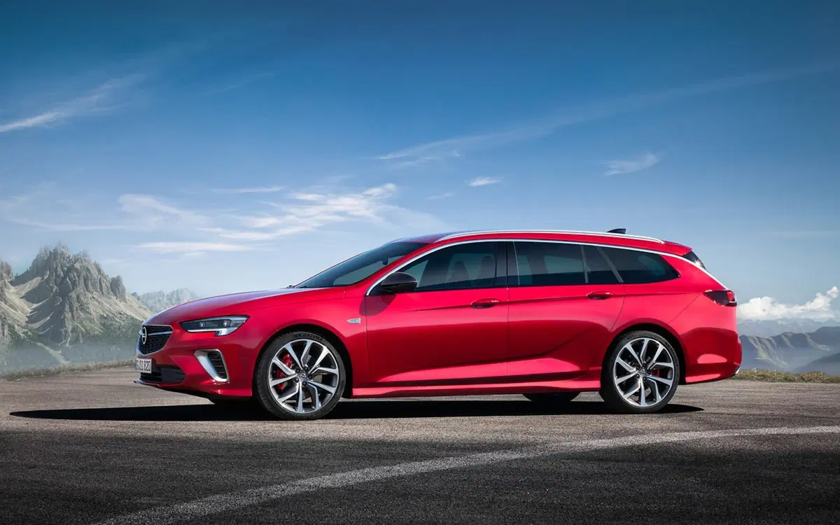 Opel Insignia GSi, debutto al Salone di Bruxelles 2020 (11)