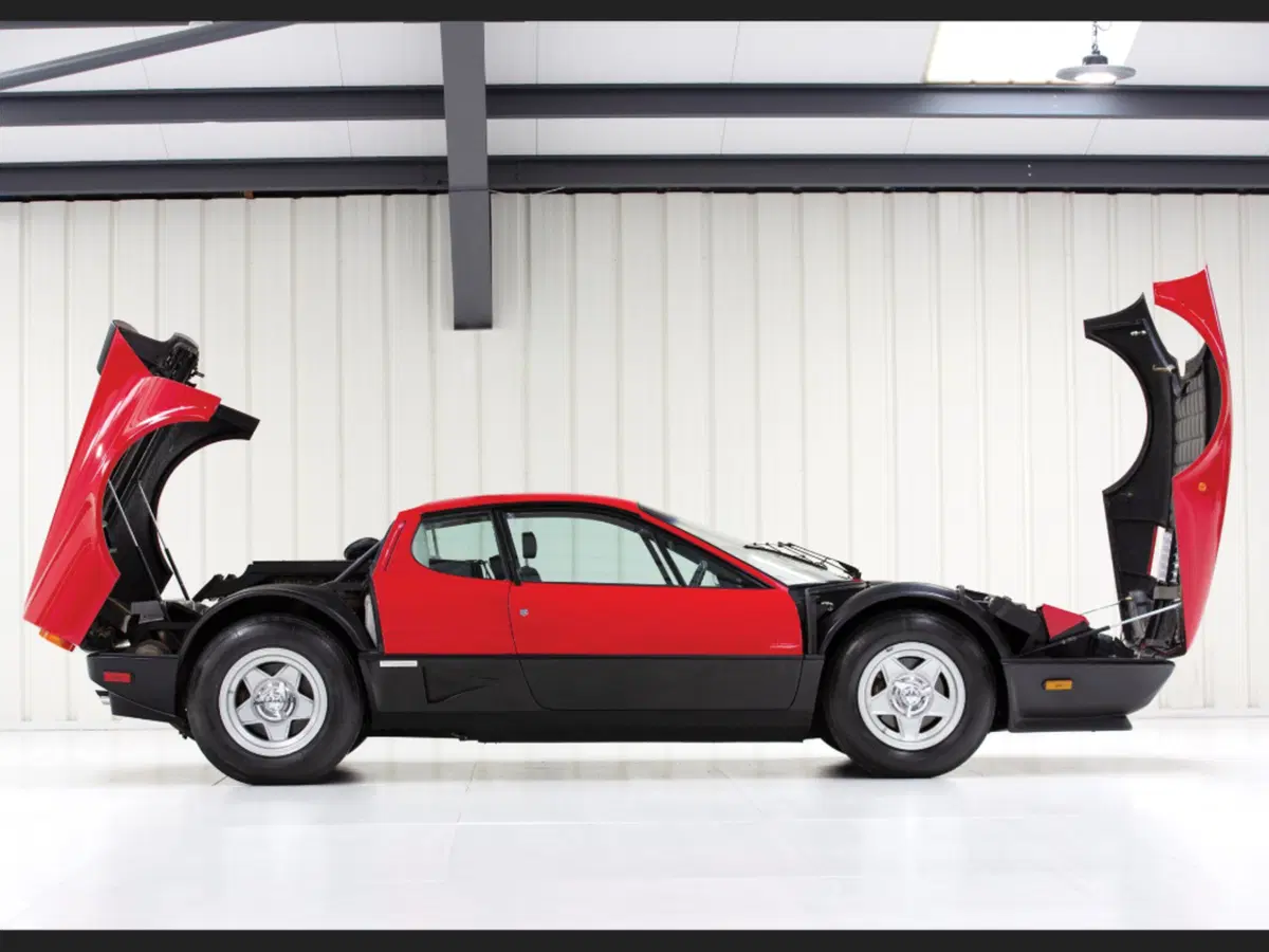 Ferrari 512 BB: all'asta un esemplare con soli 820 km (4)
