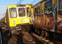 Napoli, scontro tra treni della metropolitana. Cinque feriti