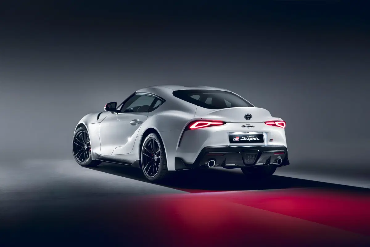 Toyota GR Supra 2.0: con il duemila sarà più bella da guidare (2)