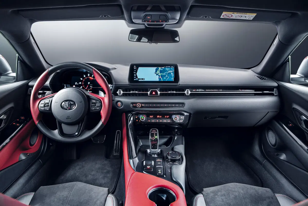 Toyota GR Supra 2.0: con il duemila sarà più bella da guidare (11)