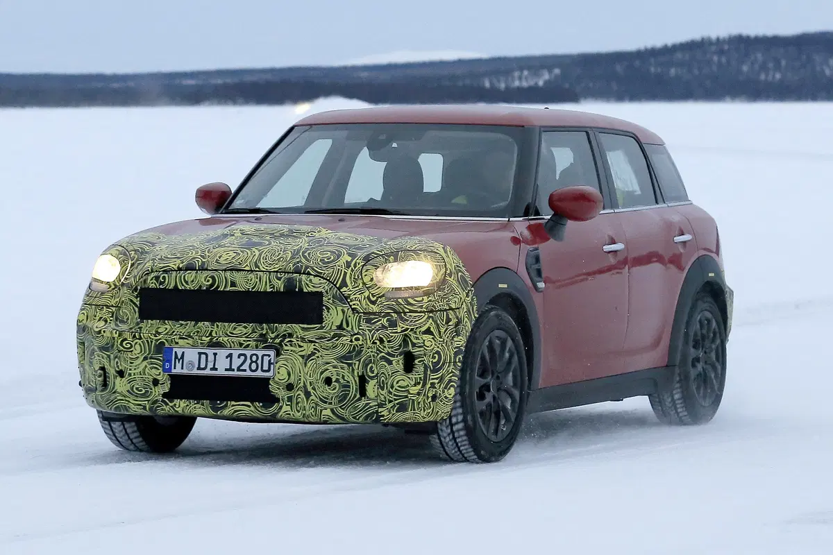 Mini Countryman restyling, le foto spia (3)