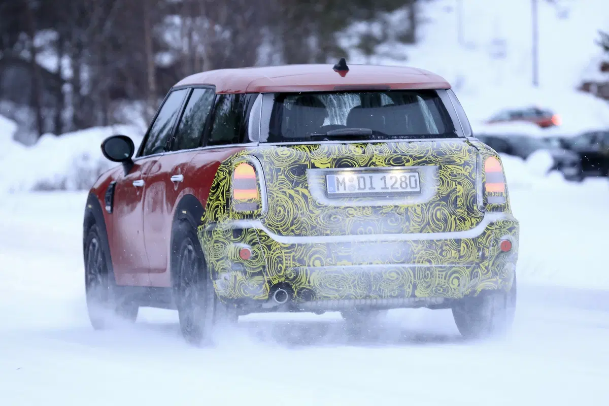 Mini Countryman restyling, le foto spia (5)