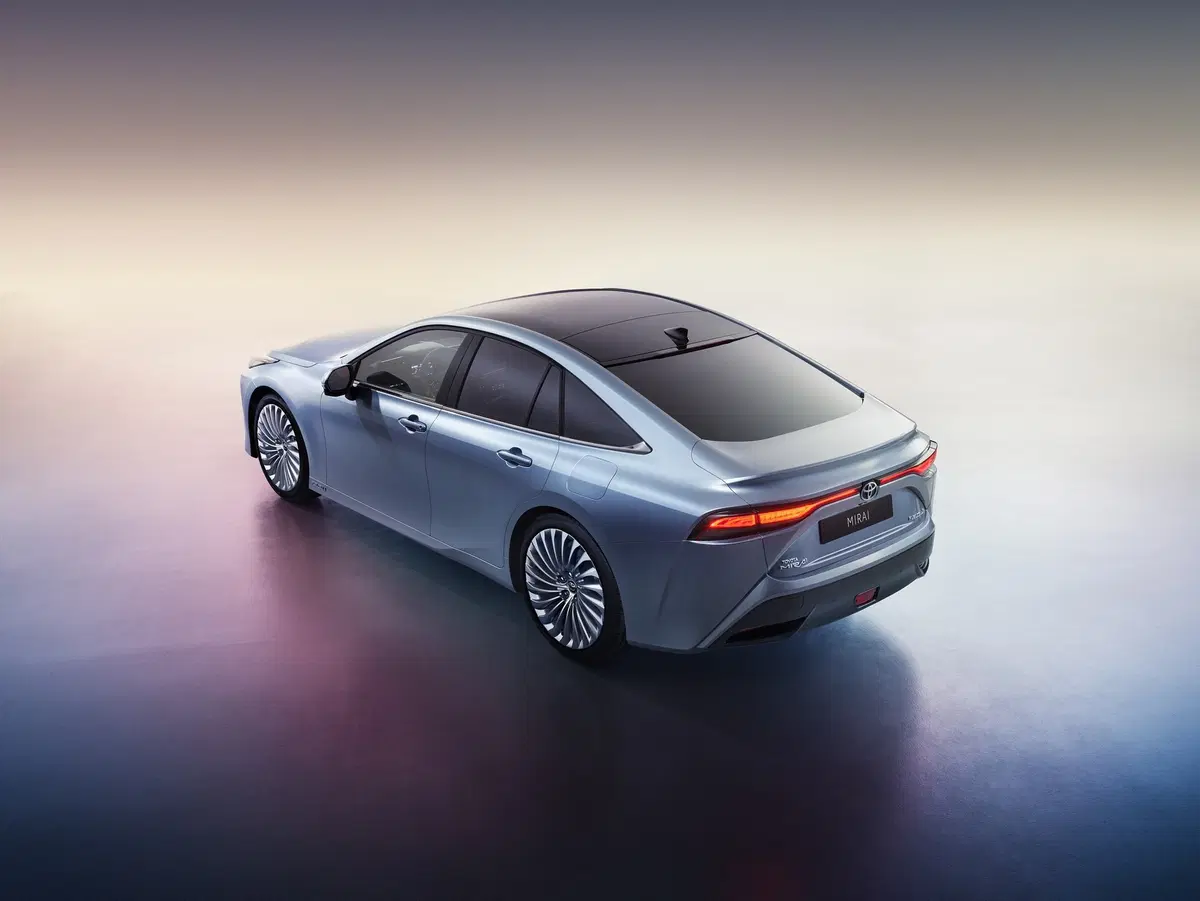 Toyota Mirai 2020: ecco il modello definitivo a idrogeno (3)