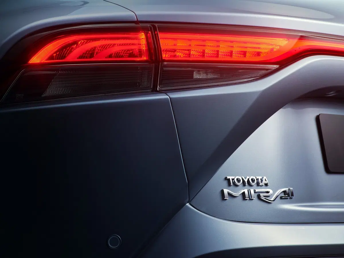 Toyota Mirai 2020: ecco il modello definitivo a idrogeno (6)