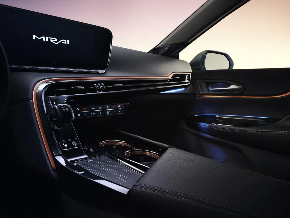 Toyota Mirai 2020: ecco il modello definitivo a idrogeno (5)