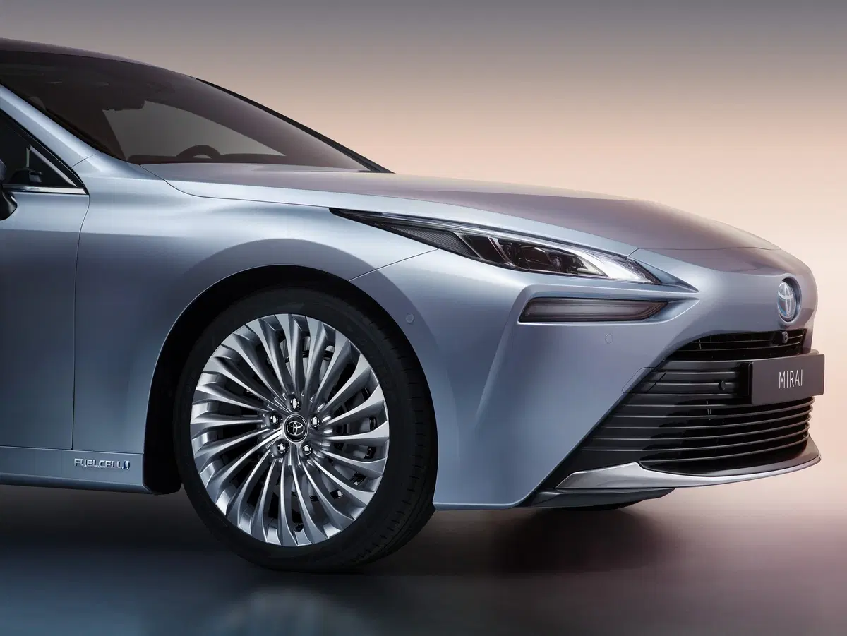Toyota Mirai 2020: ecco il modello definitivo a idrogeno (7)