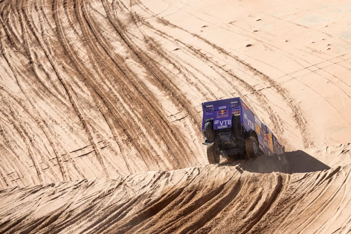 Dakar 2020. D-11 Flash. Fine Marathon. -1: Quintanilla e Peterhansel (13)