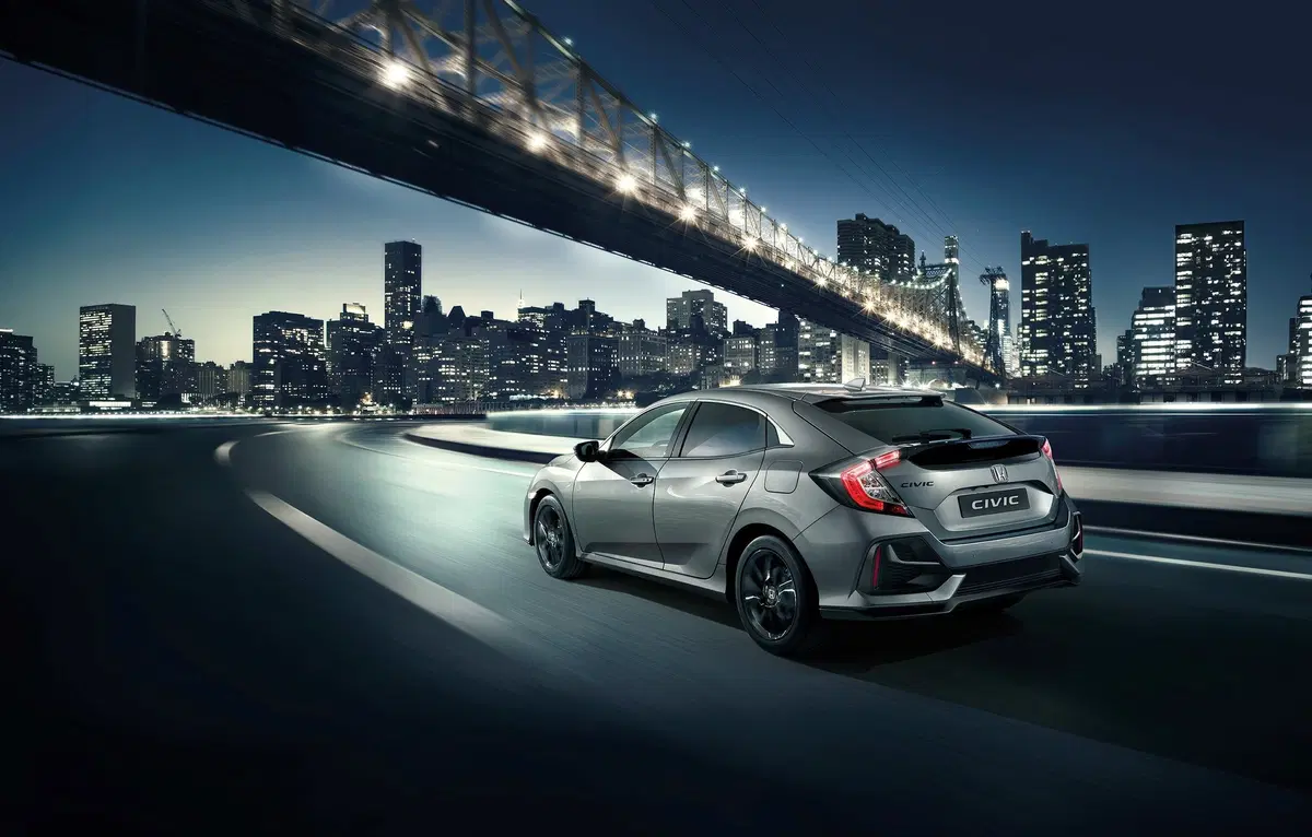 Honda Civic restyling, più sportiva e tecnologica (2)