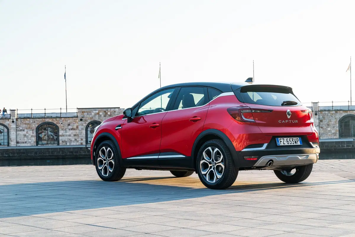 Renault Captur 2020, TEST: SUV compatto ancora più maturo [Video] (7)