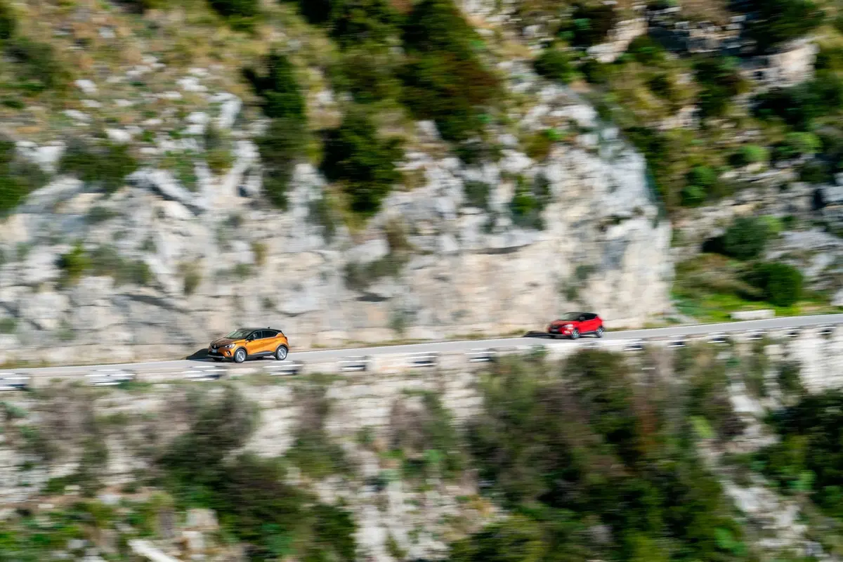 Renault Captur 2020, TEST: SUV compatto ancora più maturo [Video] (9)