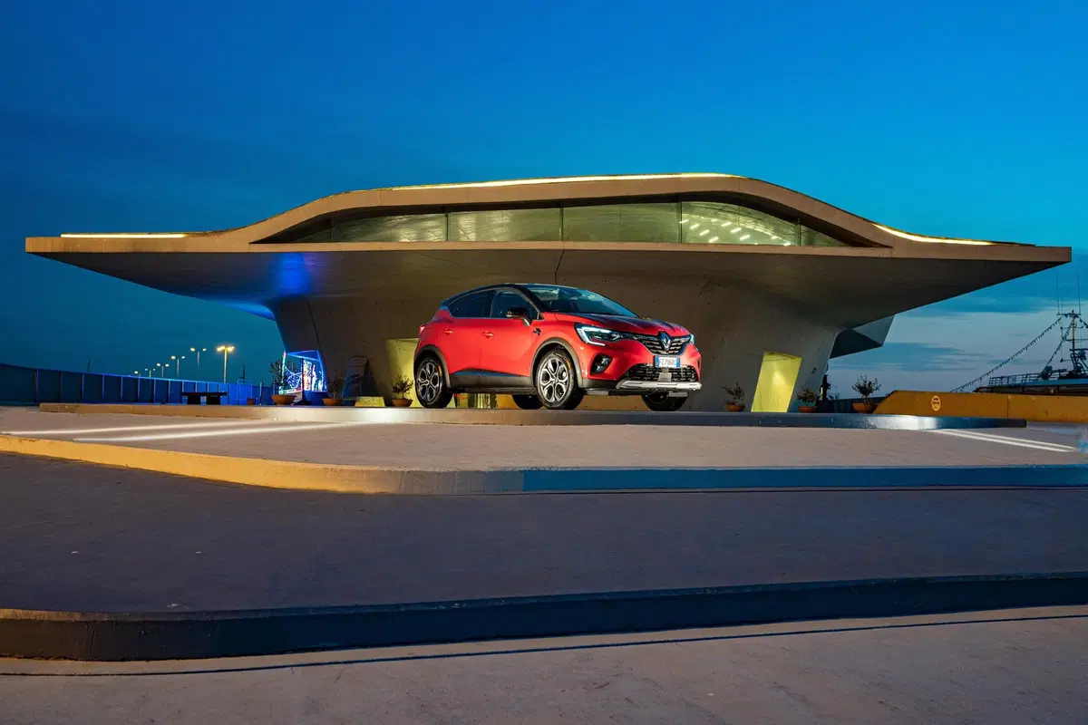 Renault Captur 2020, TEST: SUV compatto ancora più maturo [Video] (8)