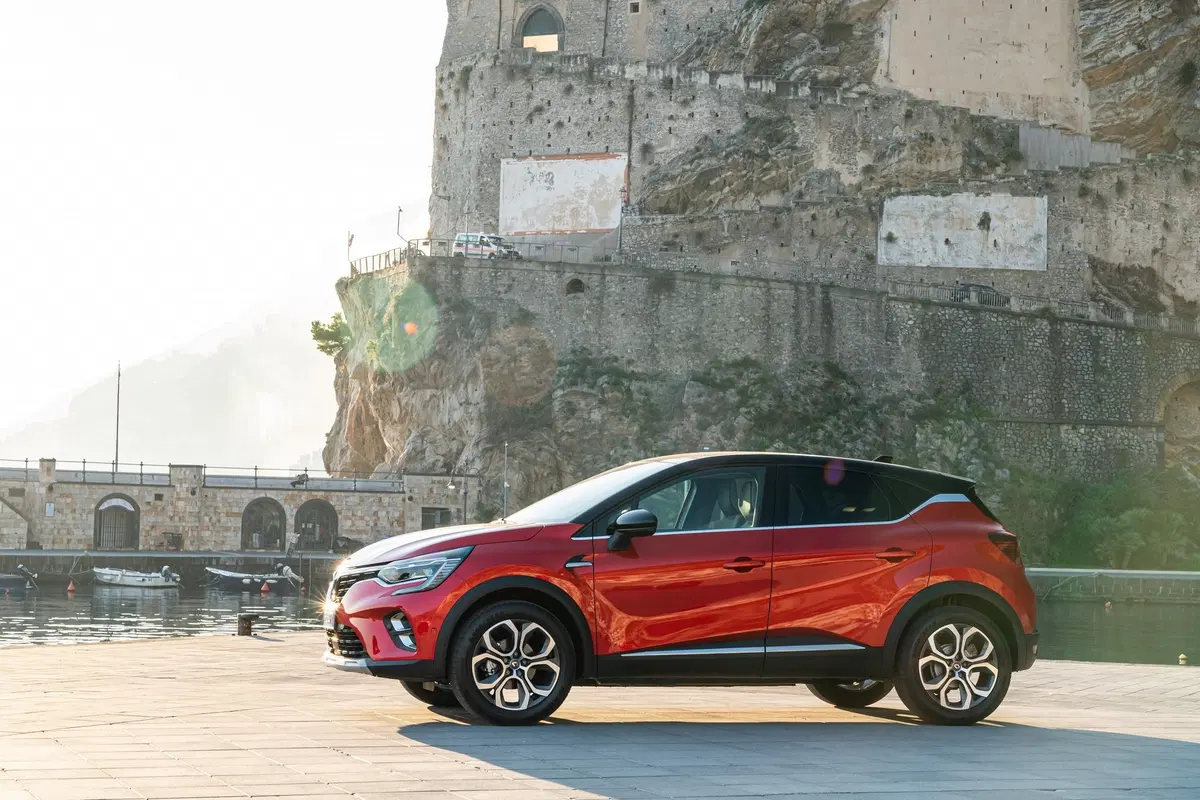 Renault Captur 2020, TEST: SUV compatto ancora più maturo [Video] (17)