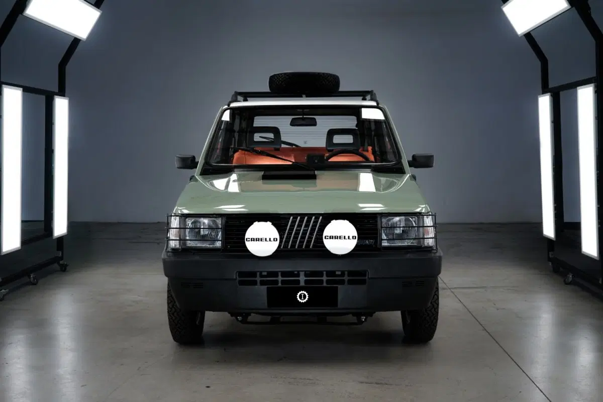 Pandina Jones, la Panda 4x4 “classica” ed elettrica di Garage Italia 