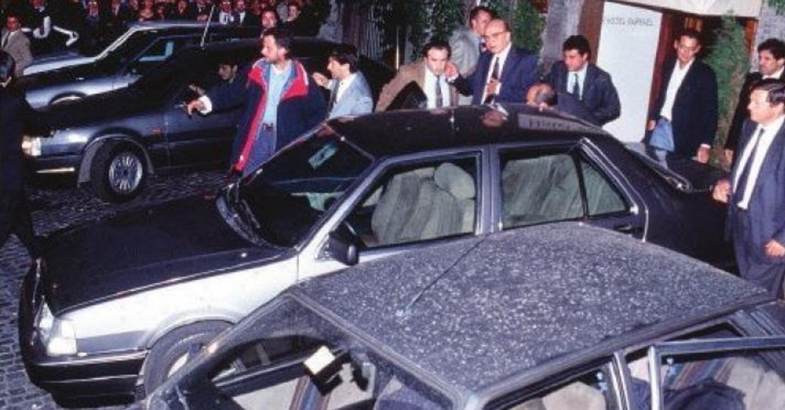 Ventennale morte Bettino Craxi, Auto icona della caduta politica italiana era una Lancia: Thema [video]