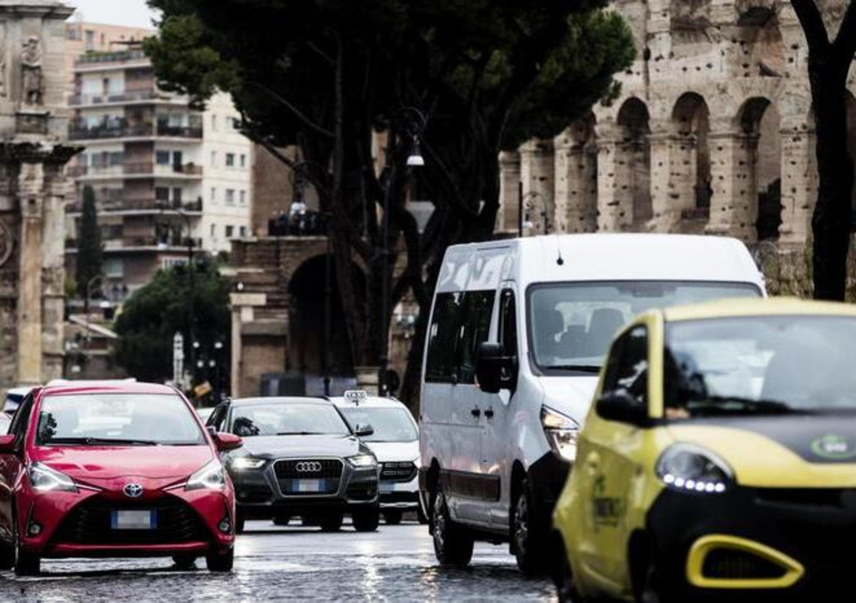 Traffico, Roma &egrave; la seconda citt&agrave; al mondo per tempo passato negli ingorghi