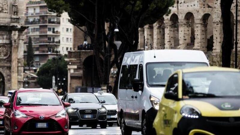 Traffico, Roma &egrave; la seconda citt&agrave; al mondo per tempo passato negli ingorghi