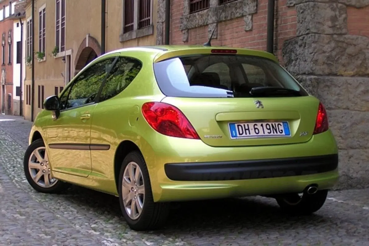 Peugeot: dalla 205 alla 208. Ma che fine ha fatto la 209? (20)