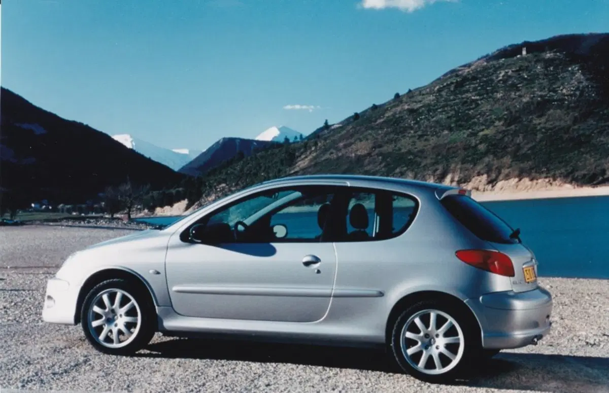 Peugeot: dalla 205 alla 208. Ma che fine ha fatto la 209? (11)
