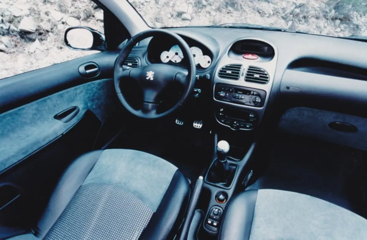 Peugeot: dalla 205 alla 208. Ma che fine ha fatto la 209? (12)