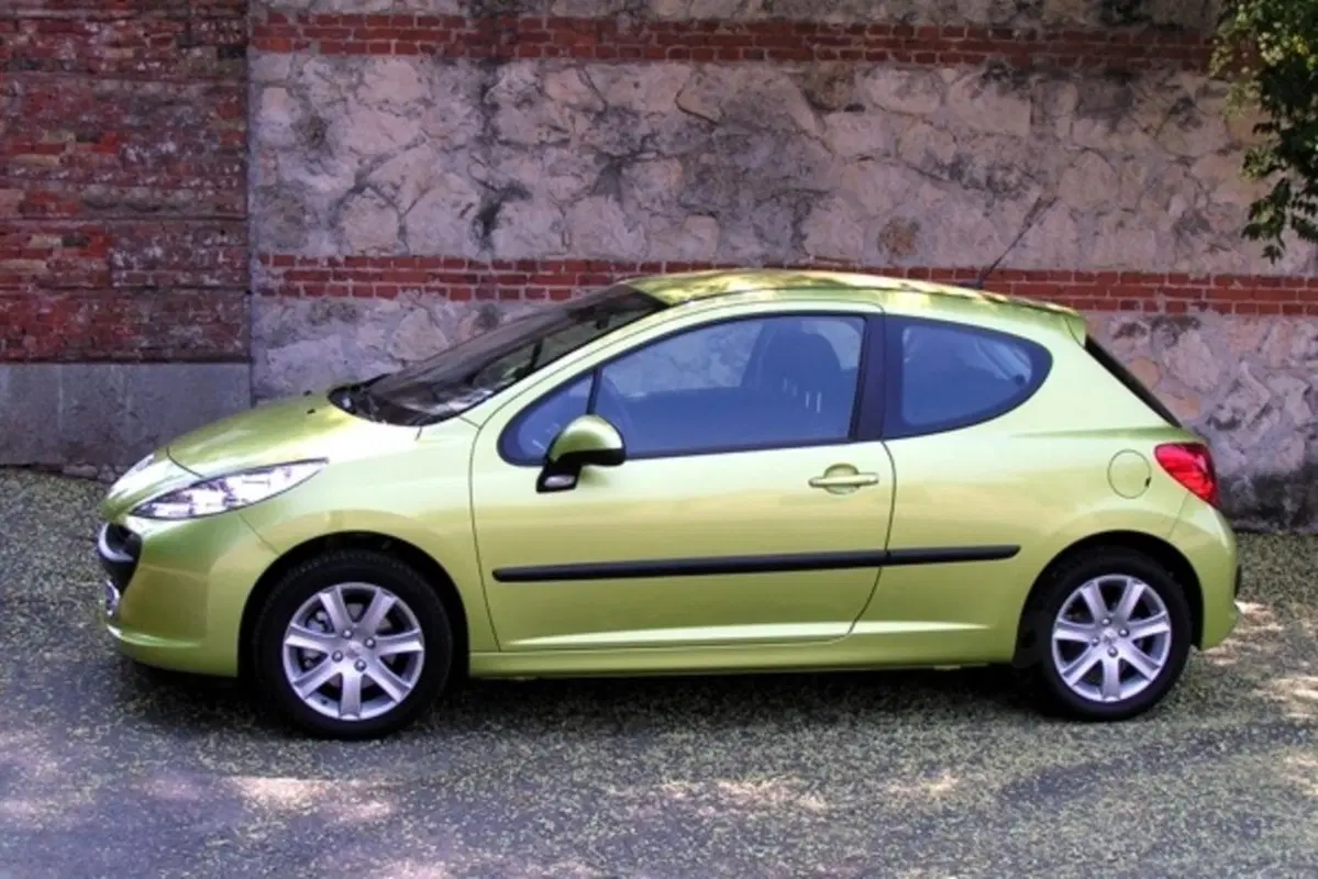 Peugeot: dalla 205 alla 208. Ma che fine ha fatto la 209? (22)