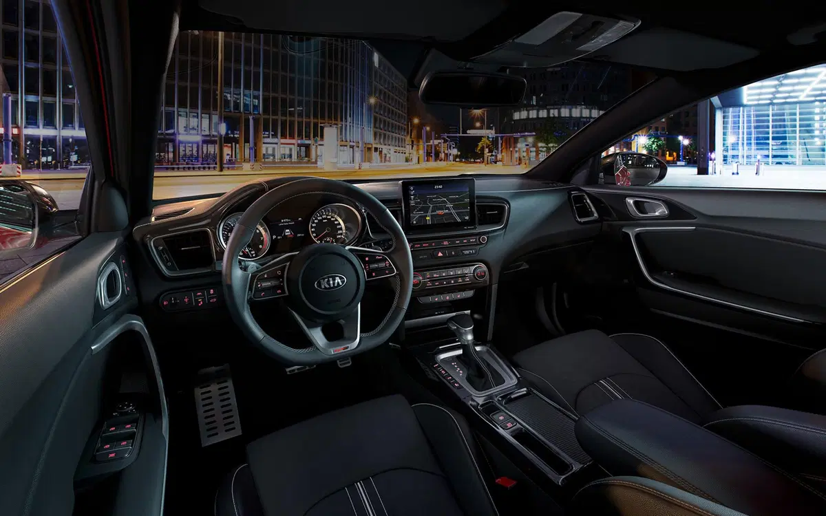 Quale Shooting-brake, Confronto: Mercedes CLA 250 Automatic Sport Vs Kia ProCeed GT (11)