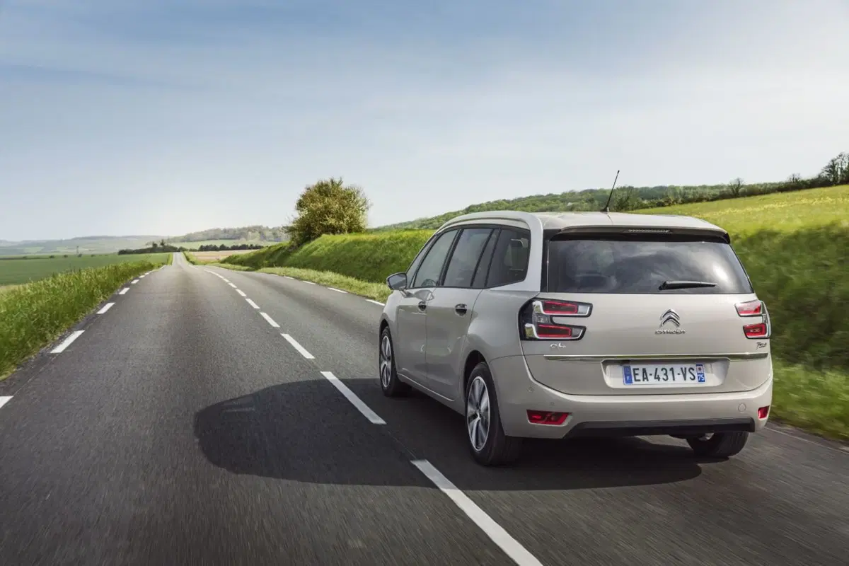 Citroen C4 Picasso, arriva il facelift (7)